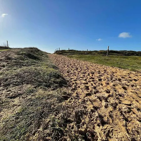 Studio/cabine 4 Pers: Terrasse, Pres Plage, Garage Prive, Equipe, St-jean-de-monts - Fr-1-224c-70 * סן ז'אן דה מון